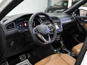 VW Tiguan R-LINE | AWD | Pano Roof | BSM | CarPlay, снимка 11
