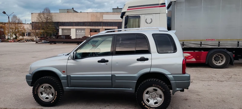 Suzuki Grand vitara 2.0 HDI, снимка 7 - Автомобили и джипове - 52291346