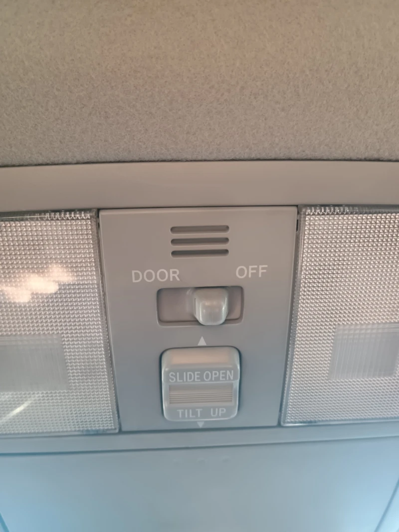 Toyota Rav4, снимка 16 - Автомобили и джипове - 53168266