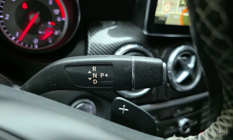 Mercedes-Benz GLA, снимка 9 - Автомобили и джипове - 53316478