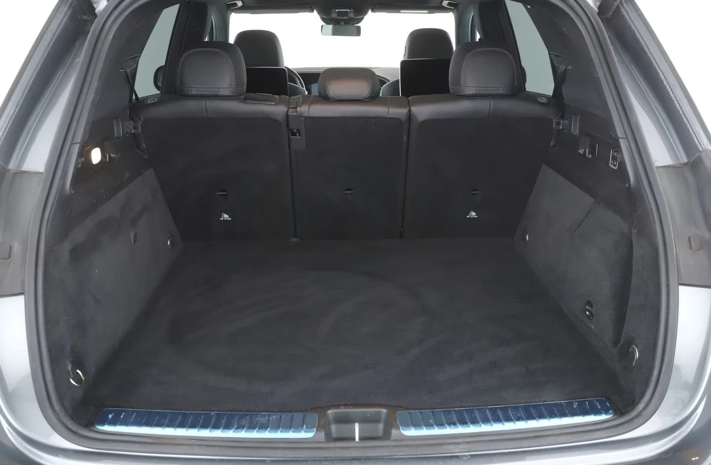 Mercedes-Benz GLC 350 e/4M/333HP/AMG-LINE/NAVI/360/KLESS/ACC/PANO/654f - изображение 7