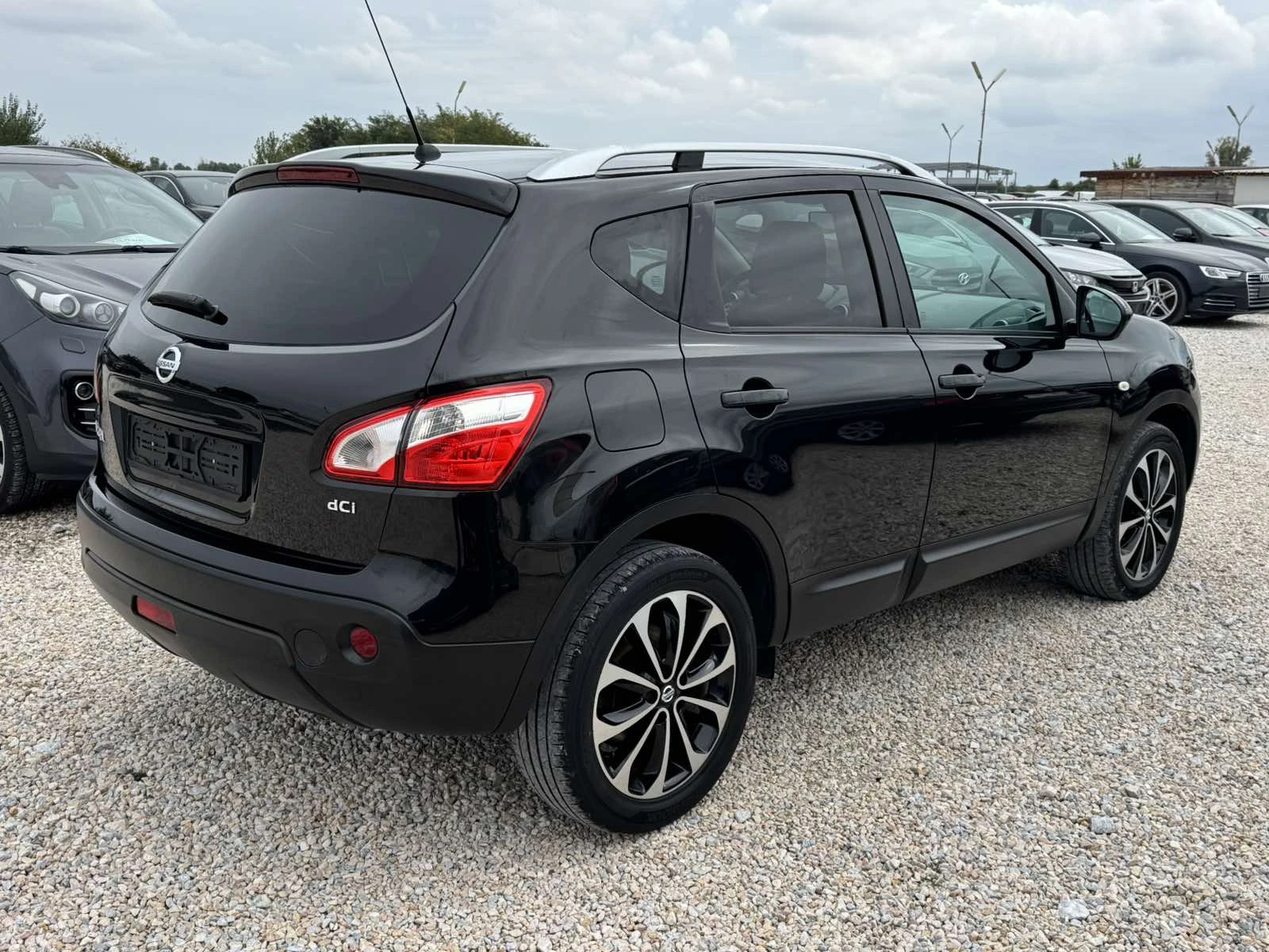 Nissan Qashqai 2.0DCI 4X4 AUTOMAT - изображение 4