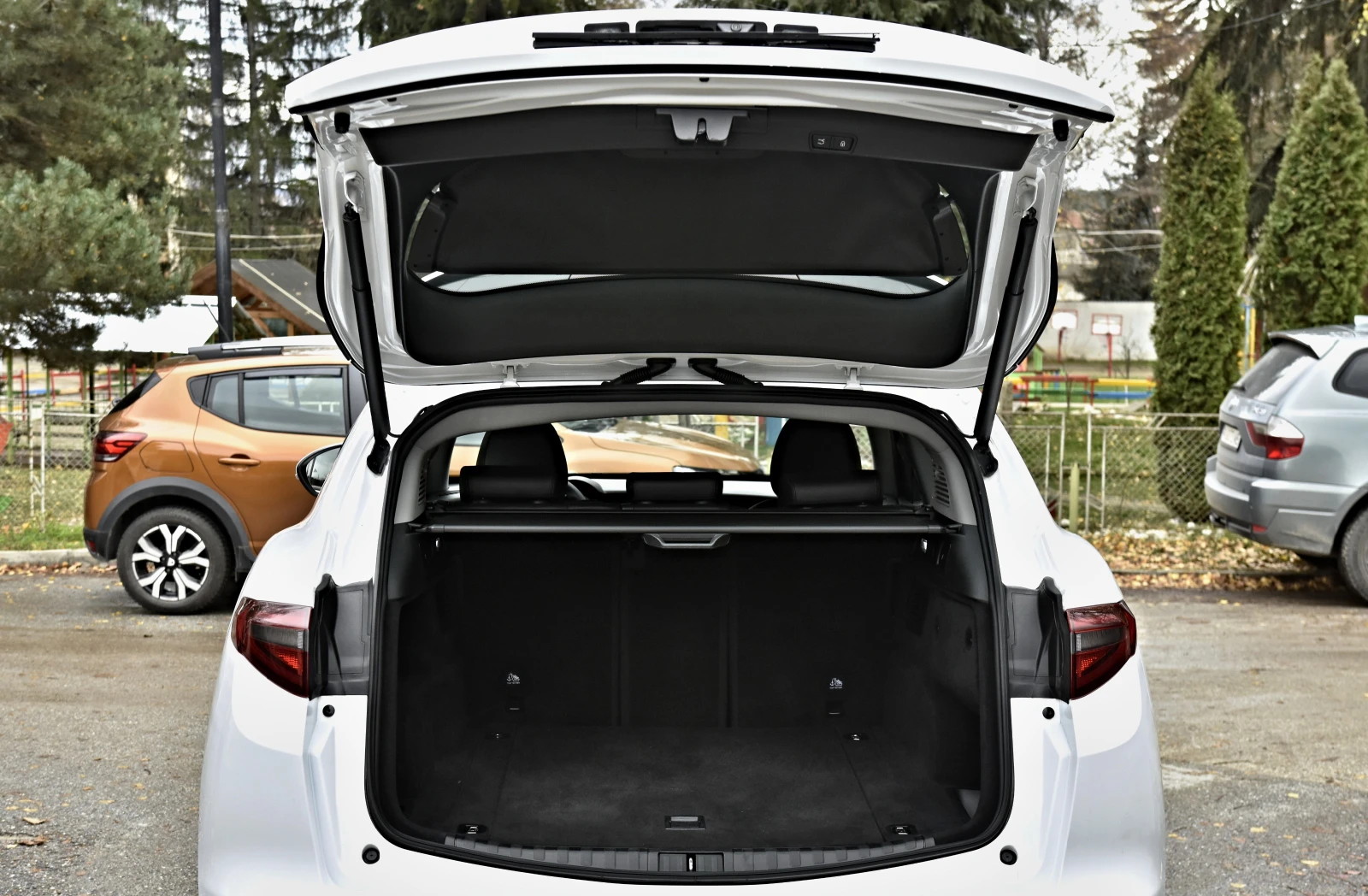 Alfa Romeo Stelvio 2.2JTDM/Q4/LUSSO/DISTRONIK/KEYLESS/CAMERA/ | Mobile.bg   17