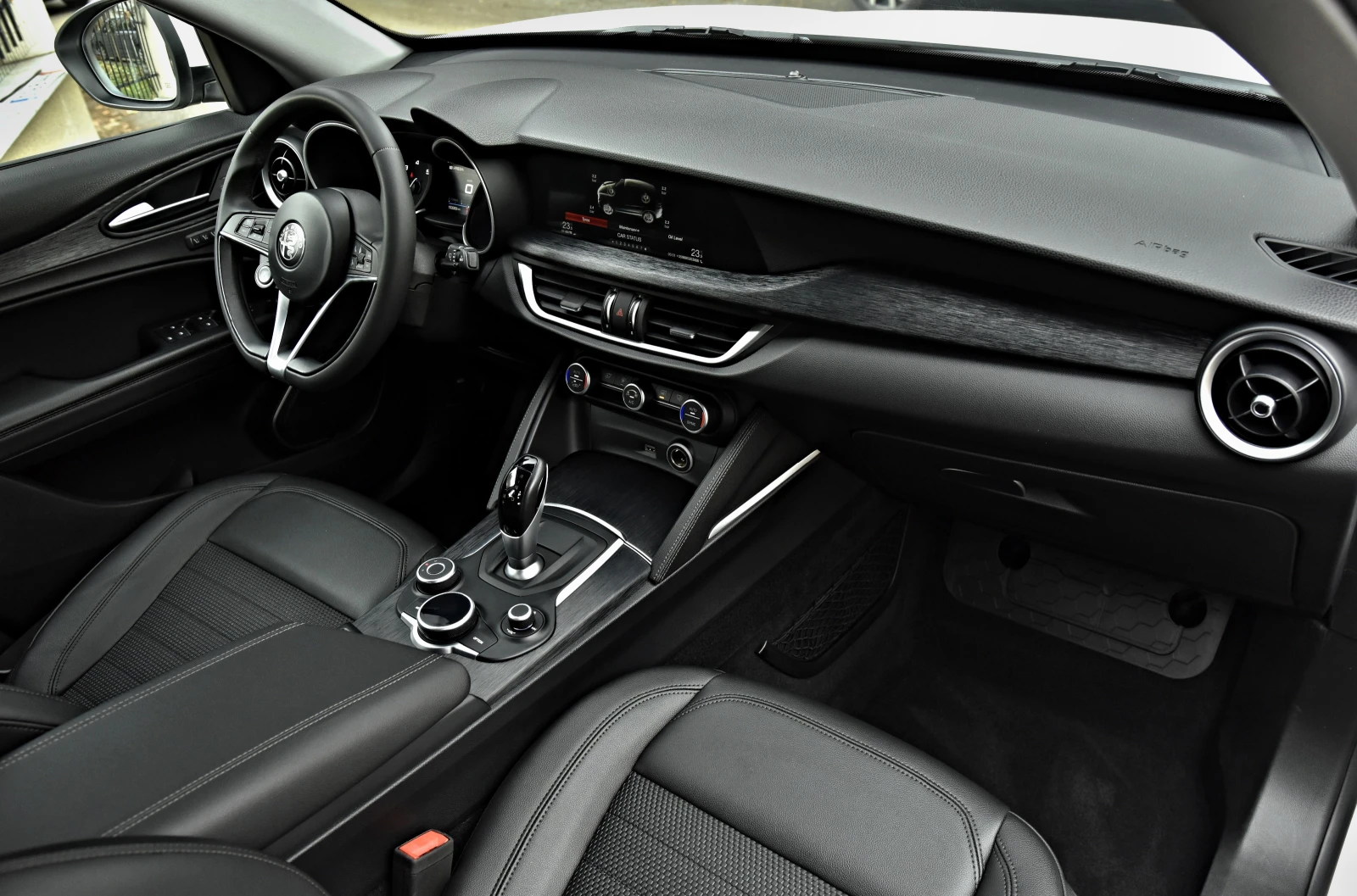 Alfa Romeo Stelvio 2.2JTDM/Q4/LUSSO/DISTRONIK/KEYLESS/CAMERA/ | Mobile.bg   14