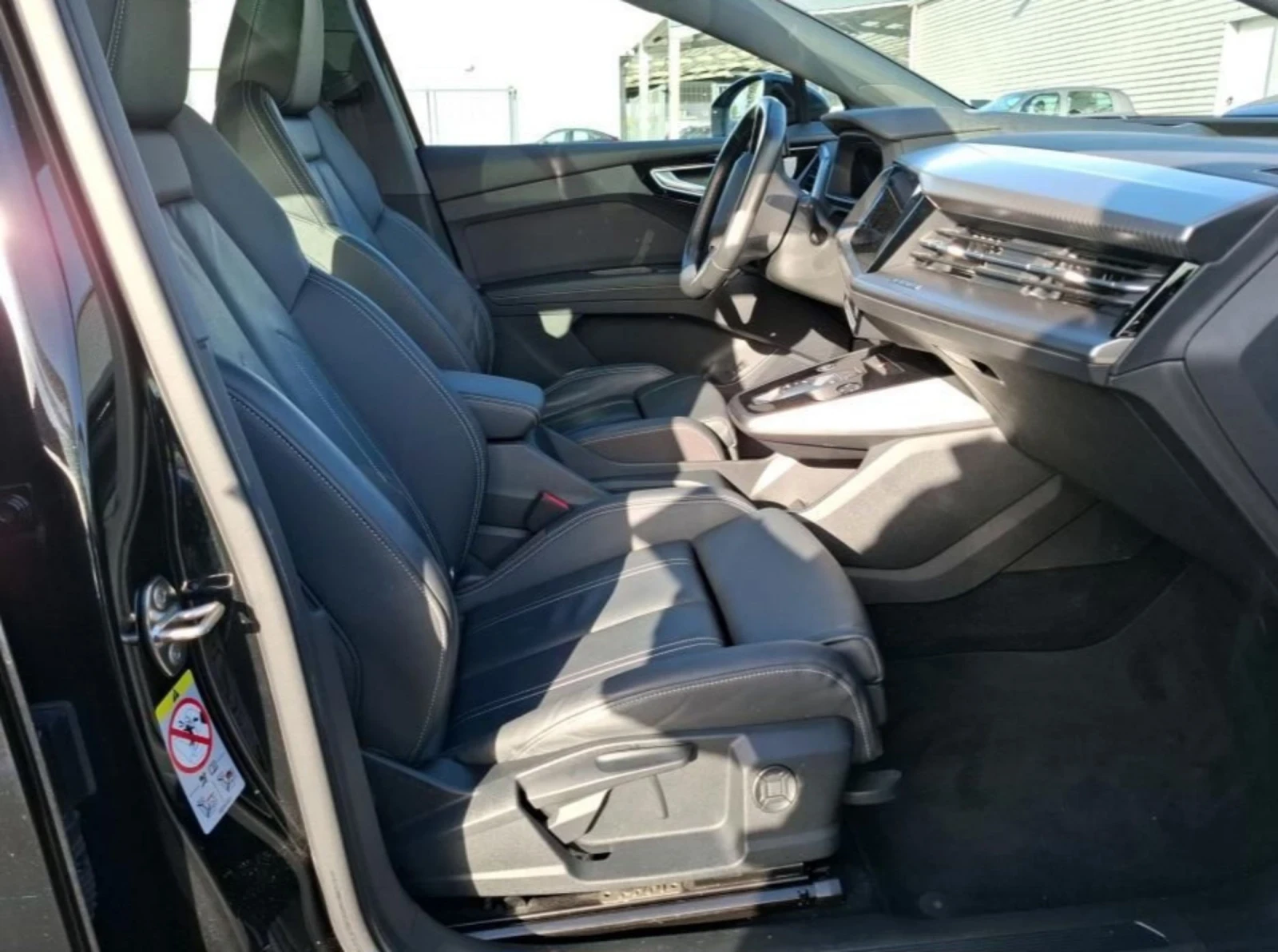 Audi Q4 e-tron 45 Quattro.Panorama.Kamera.Navi.Led, снимка 5 - Автомобили и джипове - 54114906