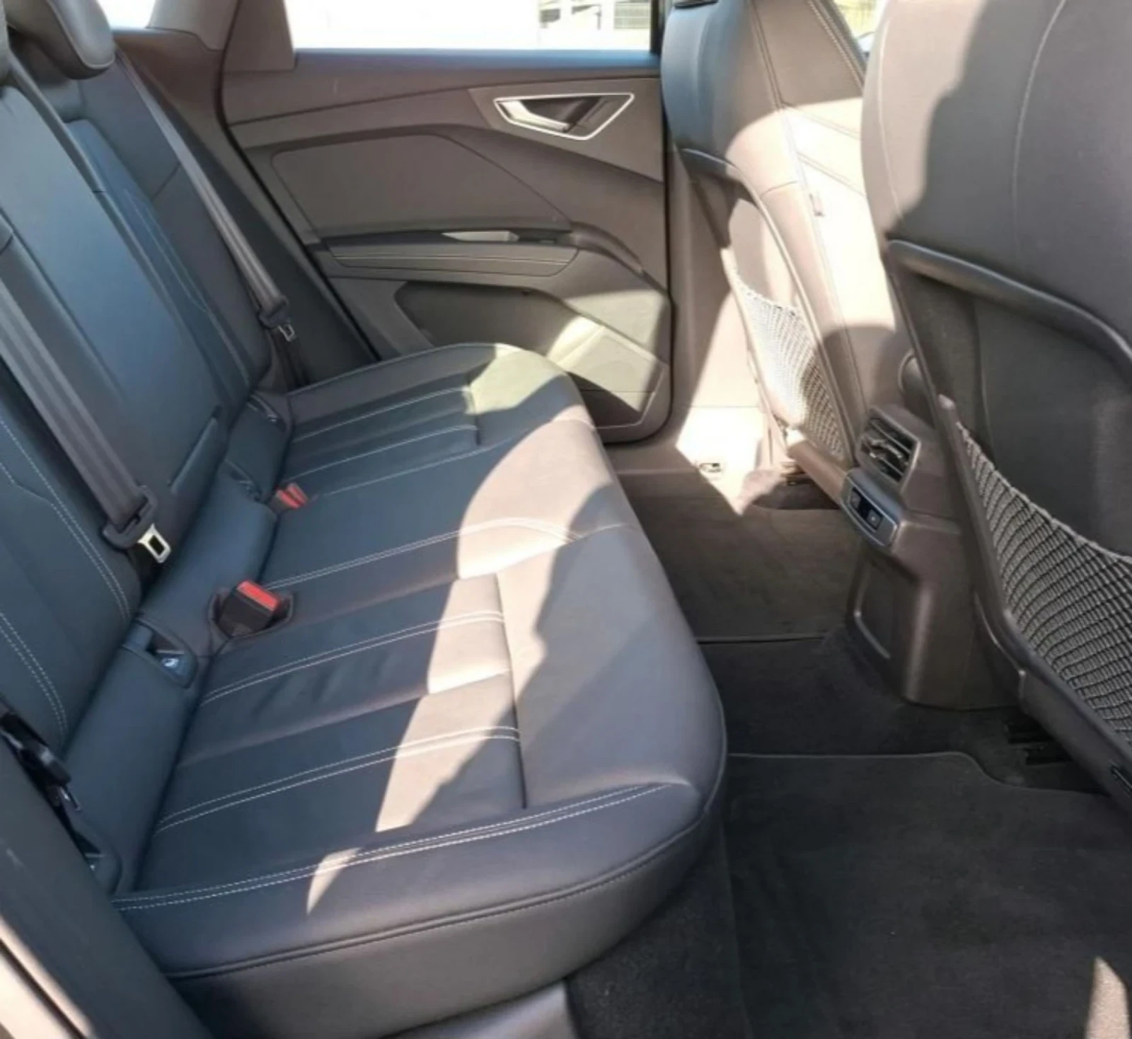 Audi Q4 e-tron 45 Quattro.Panorama.Kamera.Navi.Led, снимка 6 - Автомобили и джипове - 54114906