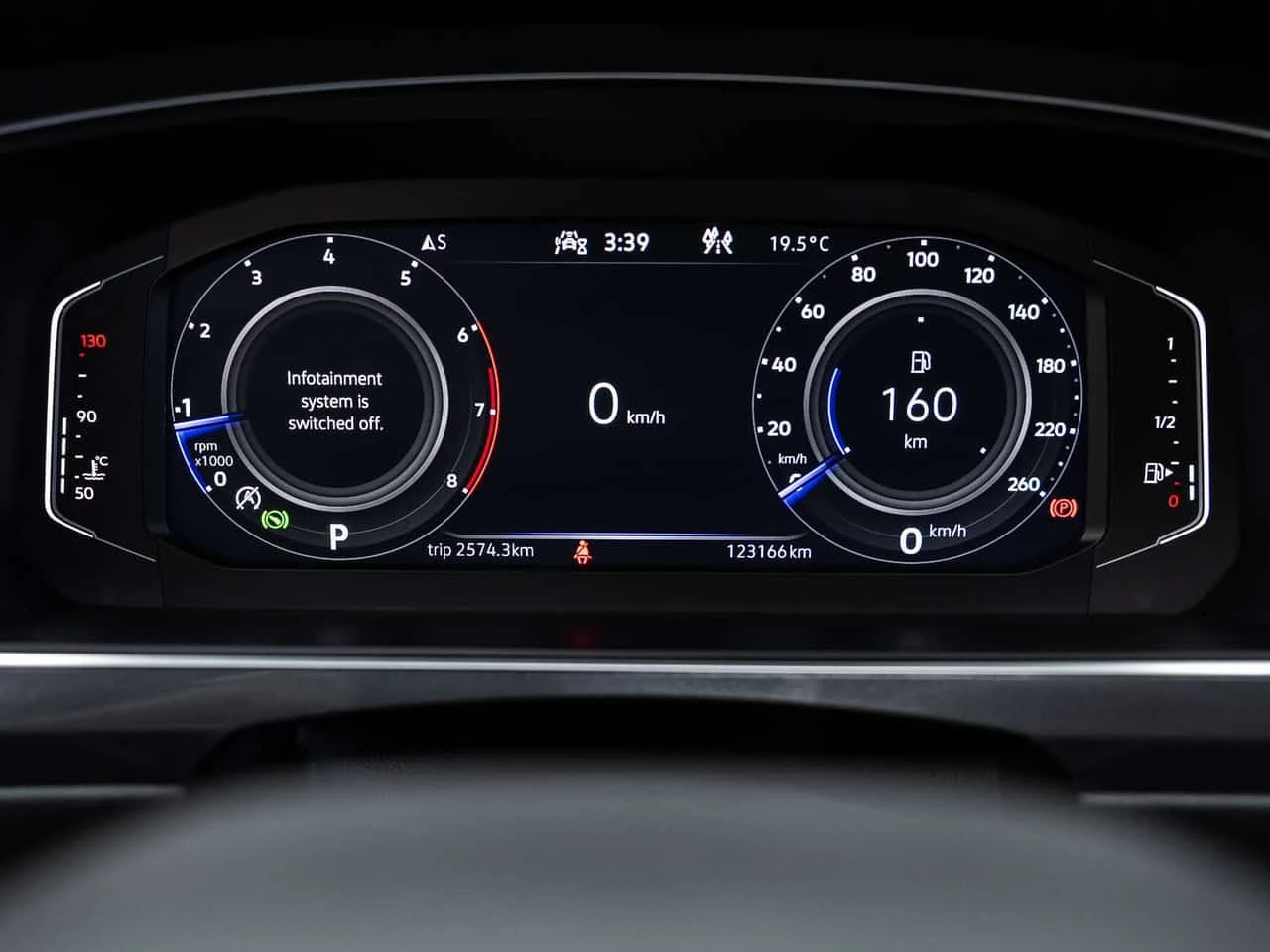 VW Tiguan R-LINE | AWD | Pano Roof | BSM | CarPlay | Mobile.bg � ����������� 10