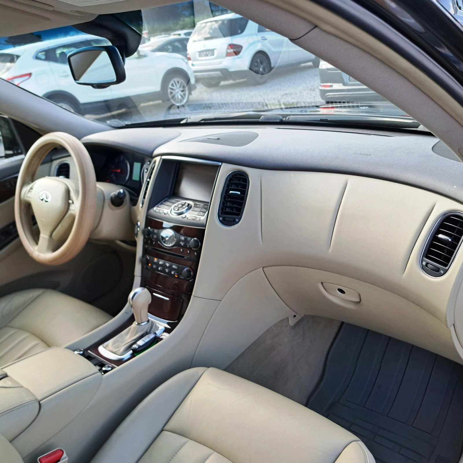 Infiniti Ex30 3.0 V6* EX30d* AWD* KEYLESS&GO* ОТЛИЧЕН!* , снимка 11 - Автомобили и джипове - 55509960