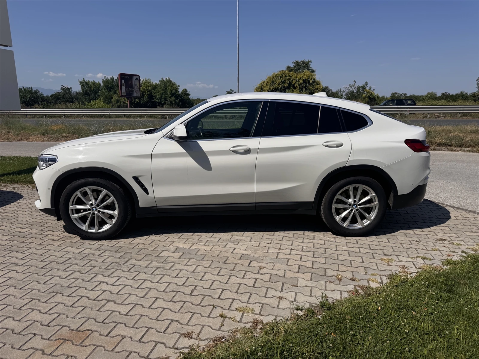 BMW X4 xDrive20d, снимка 3 - Автомобили и джипове - 55517664