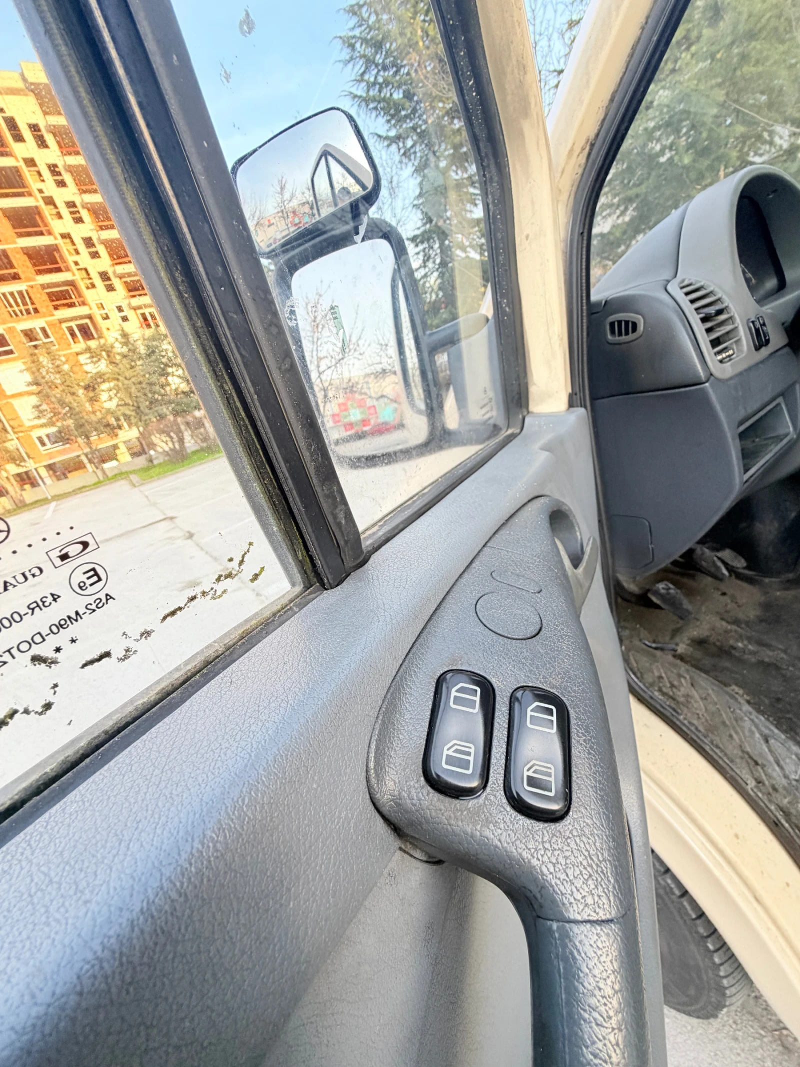 Mercedes-Benz 212 8+ 1 2.2 CDi, снимка 9 - Бусове и автобуси - 53690279