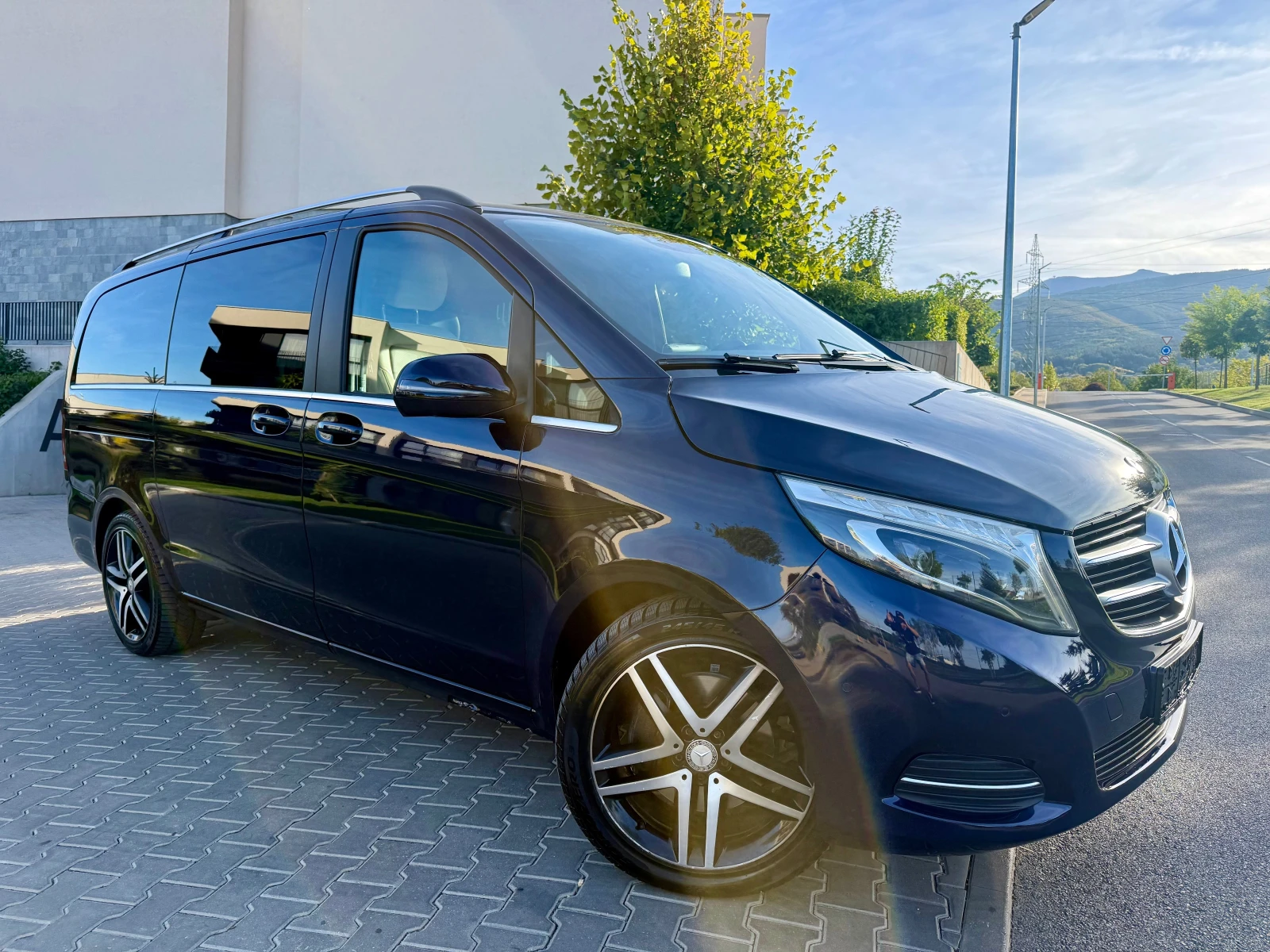 Mercedes-Benz V 250 4-MATIC LONG/BUSINESS, снимка 3 - Бусове и автобуси - 56329305