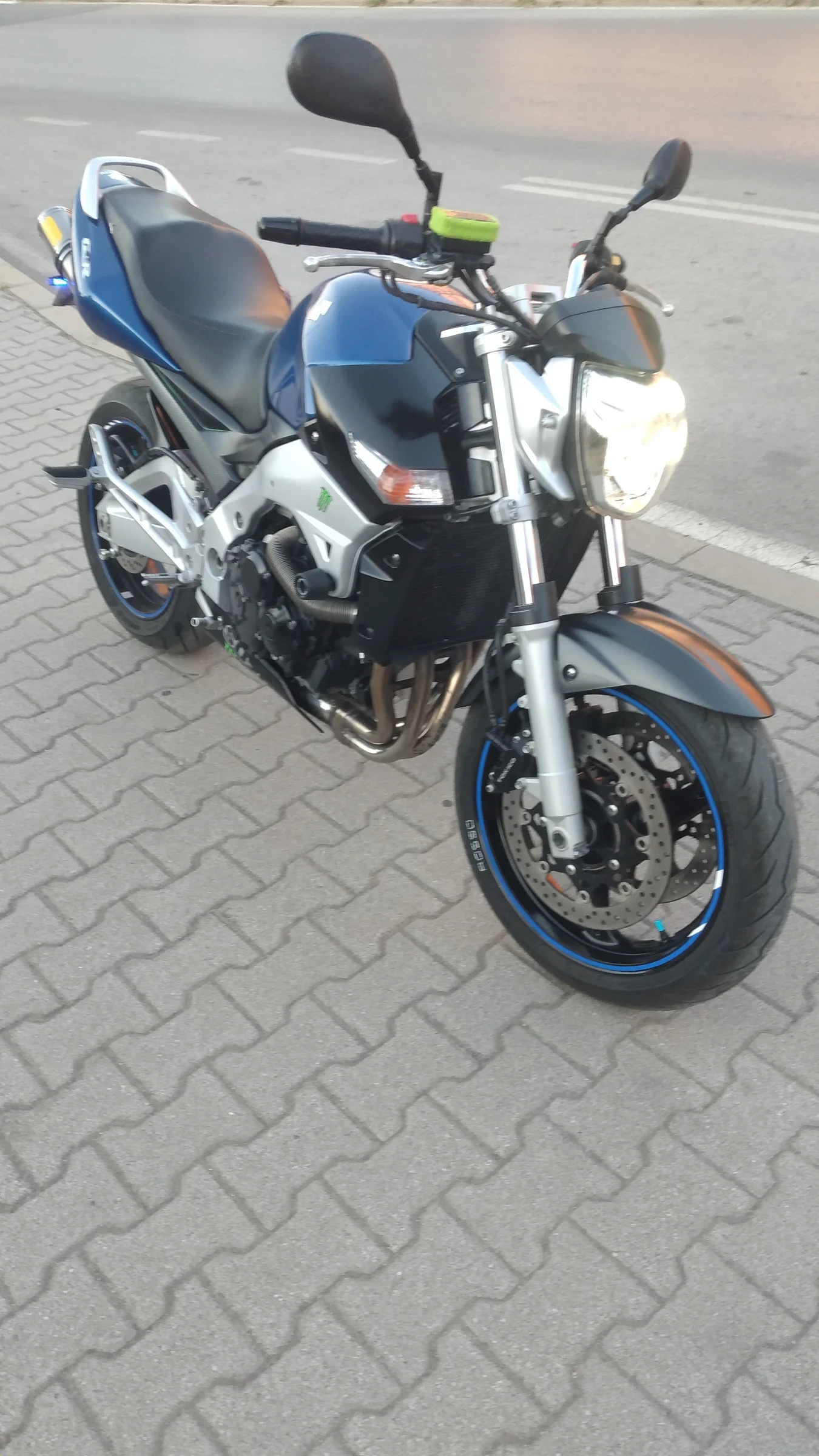 Suzuki Gsr, снимка 1