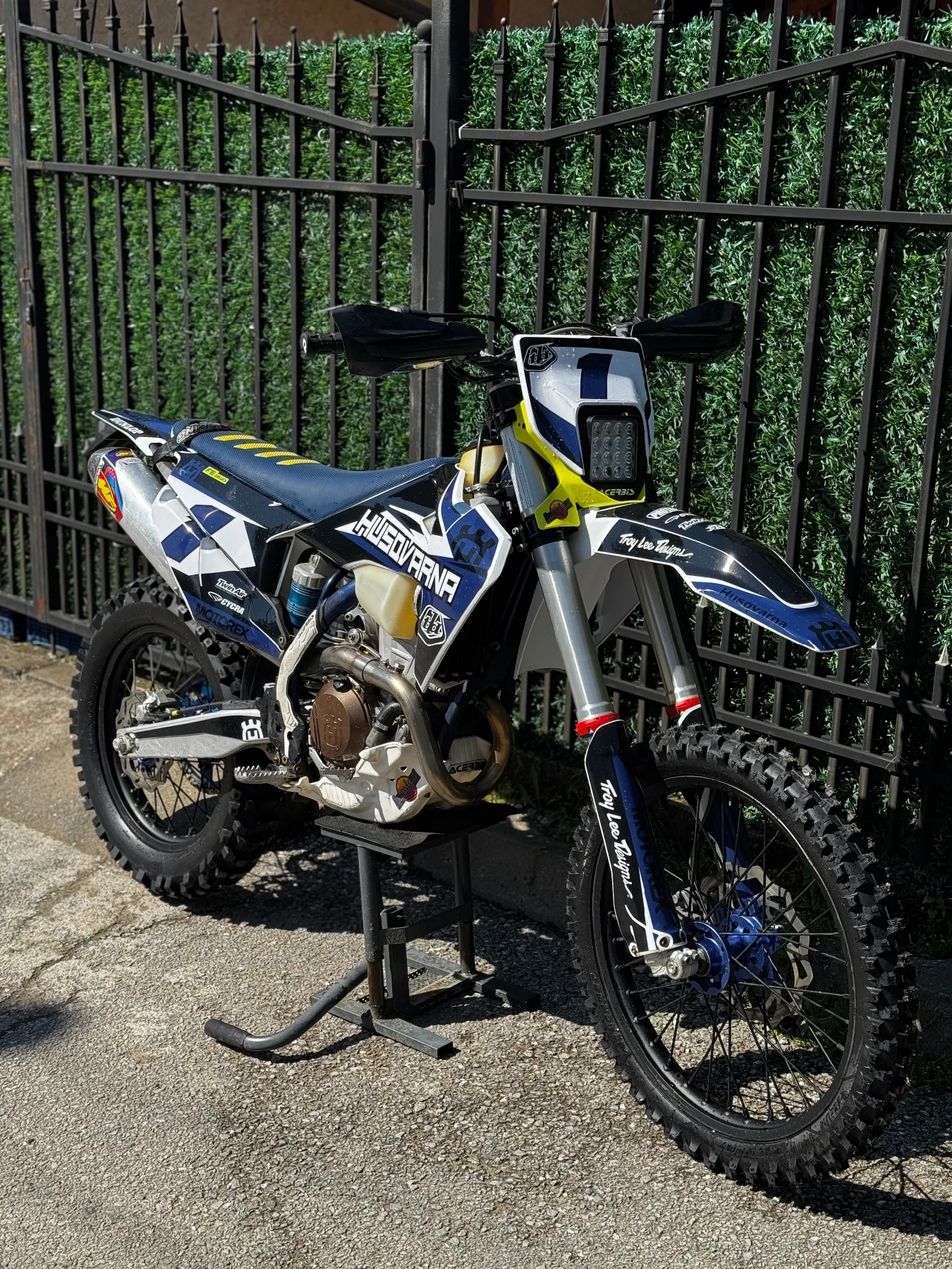 Husqvarna FE 2023!Tuning!Регистрация!, снимка 3 - Мотоциклети и мототехника - 54096788