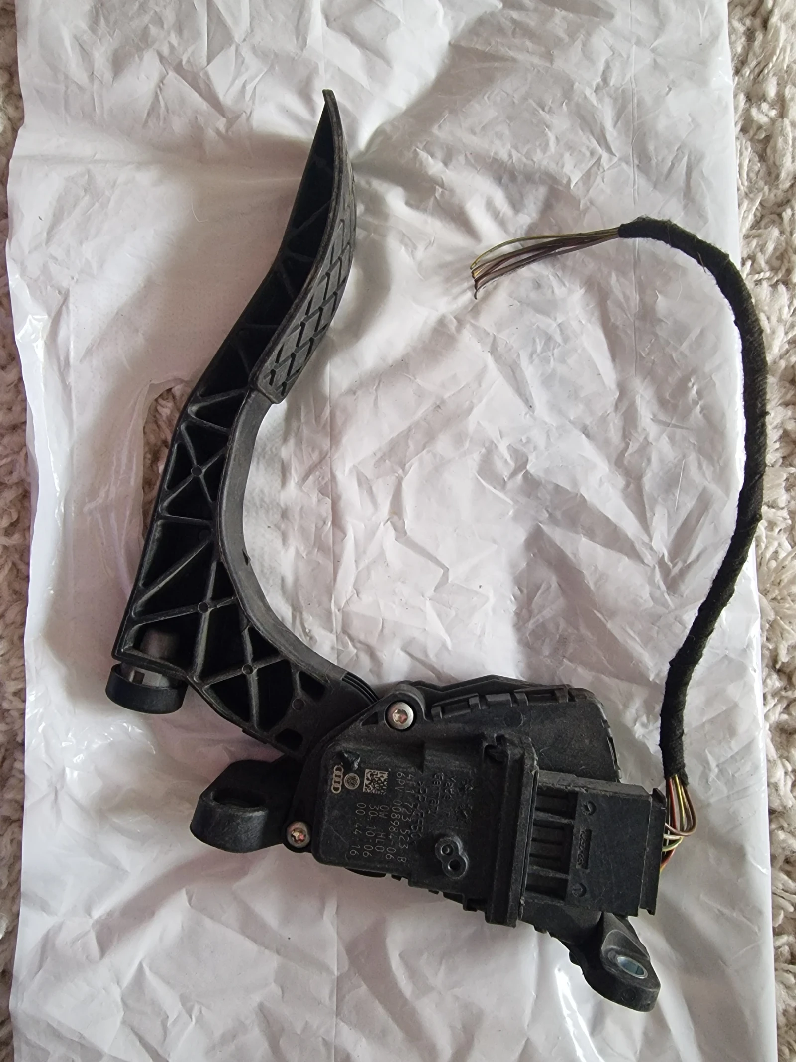 4F1723523B ����� ��� AUDI A6 4F1 723 523 B  6PV 008984-06 | Mobile.bg � ����������� 1