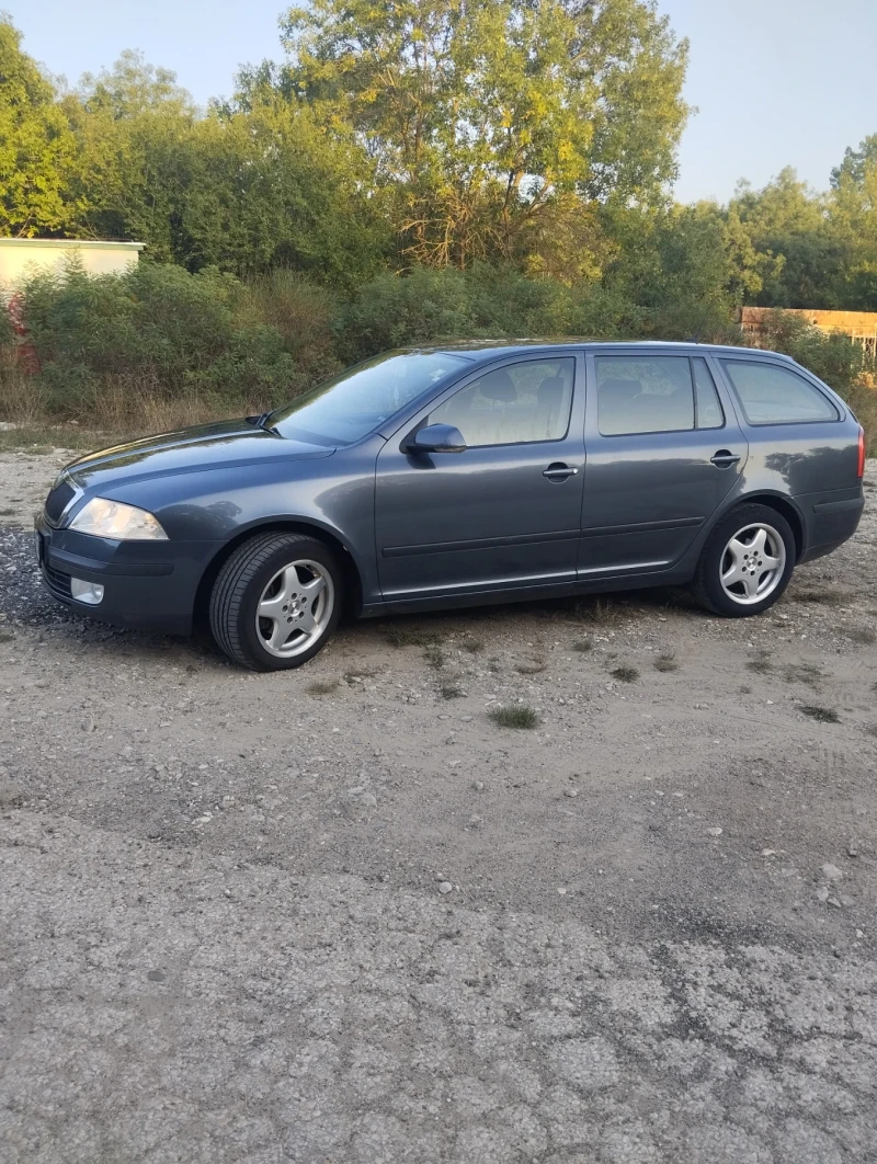 Skoda Octavia Комби, снимка 2 - Автомобили и джипове - 47194405