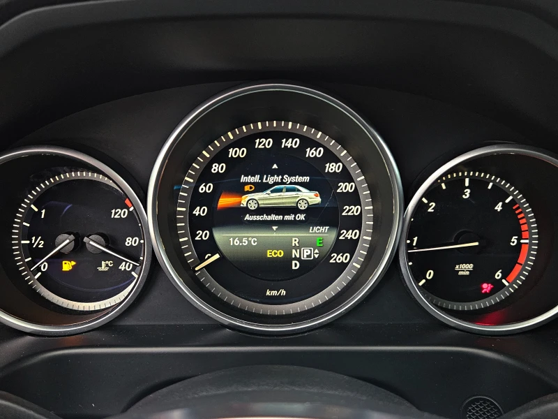 Mercedes-Benz E 220 AMG/9G TRONIC/FACE/GERMANY/CAMERA/FULL LED/LIZING, снимка 10 - Автомобили и джипове - 52481376
