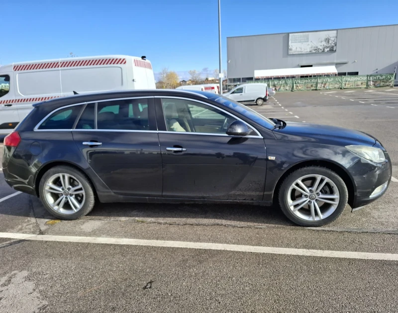 Opel Insignia, снимка 2 - Автомобили и джипове - 52561914