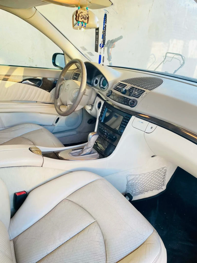 Mercedes-Benz E 270, снимка 7 - Автомобили и джипове - 53375726