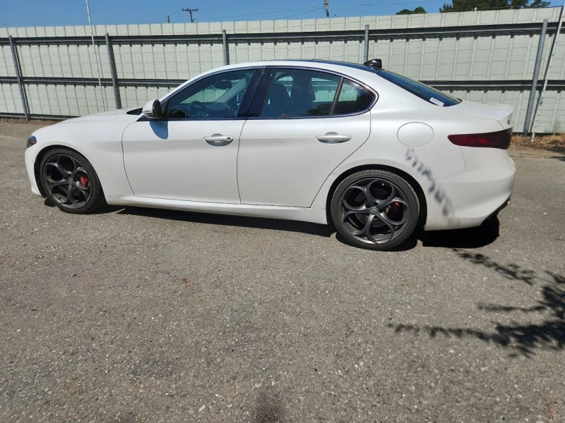 Alfa Romeo Giulia 2.0* TI* РЕАЛНИ КМ* ПЕРФЕКТНА, снимка 3 - Автомобили и джипове - 53404375