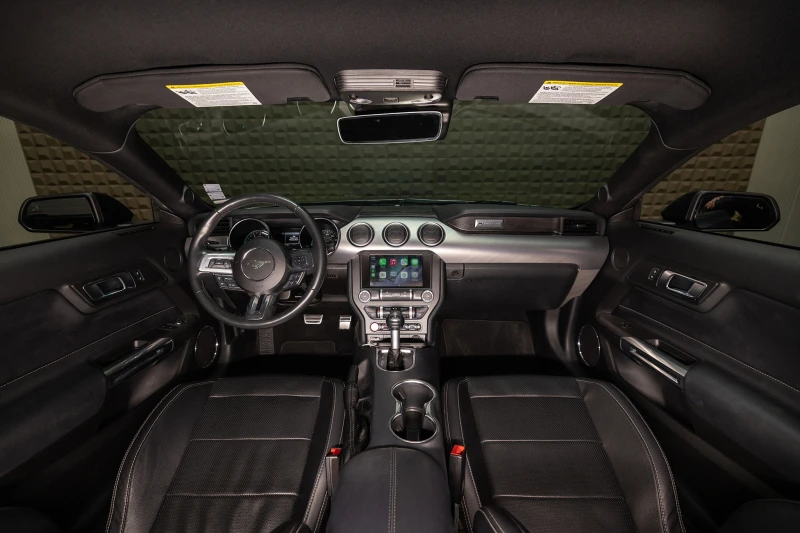 Ford Mustang 2.3L ECO BOOST* Подгрев* Обдухване* Apple CarPlay*, снимка 9 - Автомобили и джипове - 53507851