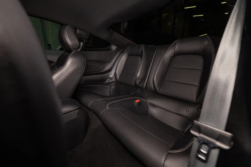 Ford Mustang 2.3L ECO BOOST* Подгрев* Обдухване* Apple CarPlay*, снимка 12 - Автомобили и джипове - 53507851