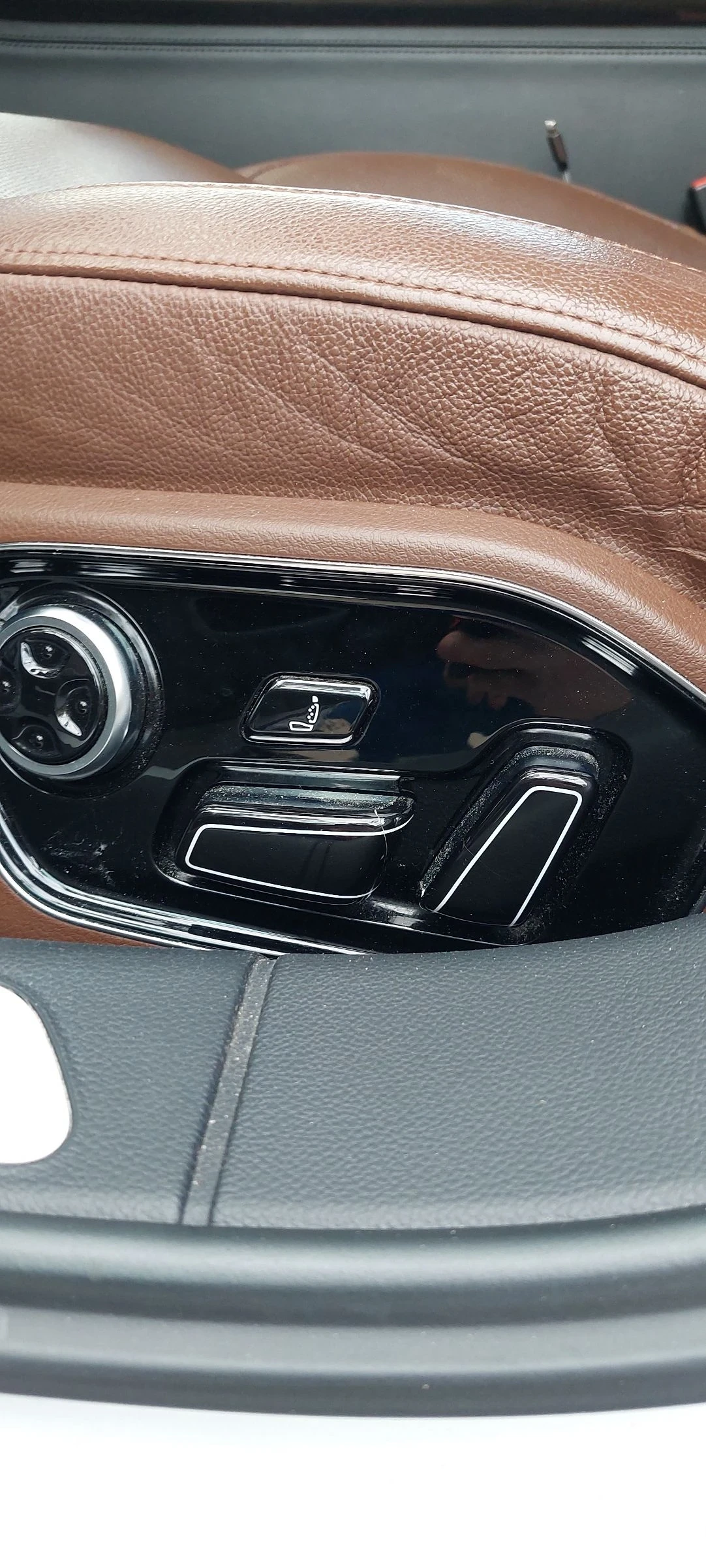 Audi A8 Long Matrix (exclusive)92000км , снимка 14 - Автомобили и джипове - 54303381