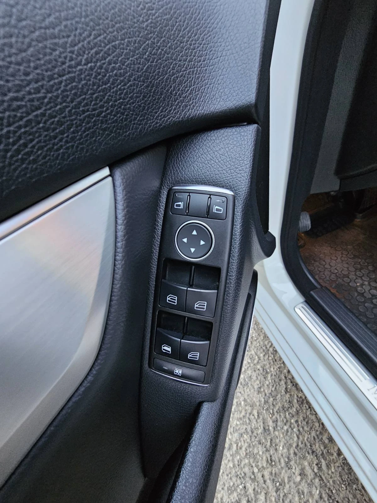 Mercedes-Benz C 220 2.2 | Mobile.bg � ����������� 12