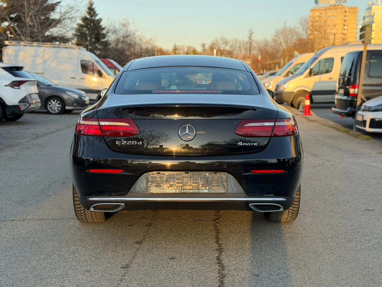Mercedes-Benz E 220 4MATIC Coupe Avantgarde - изображение 4