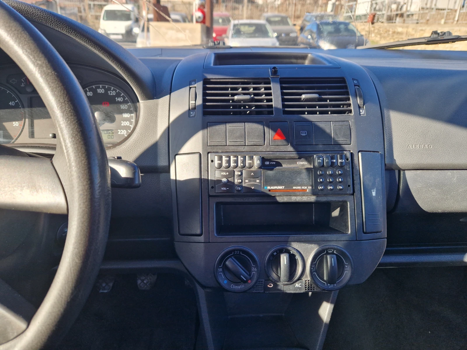 VW Polo 1.4TDI, 75кс, 05г, КЛИМАТИК, ИТАЛИЯ , снимка 14 - Автомобили и джипове - 53785256