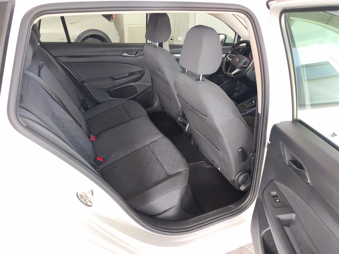 VW Golf Variant 8 Life 2.0 TDI SCR DSG | Mobile.bg � ����������� 8