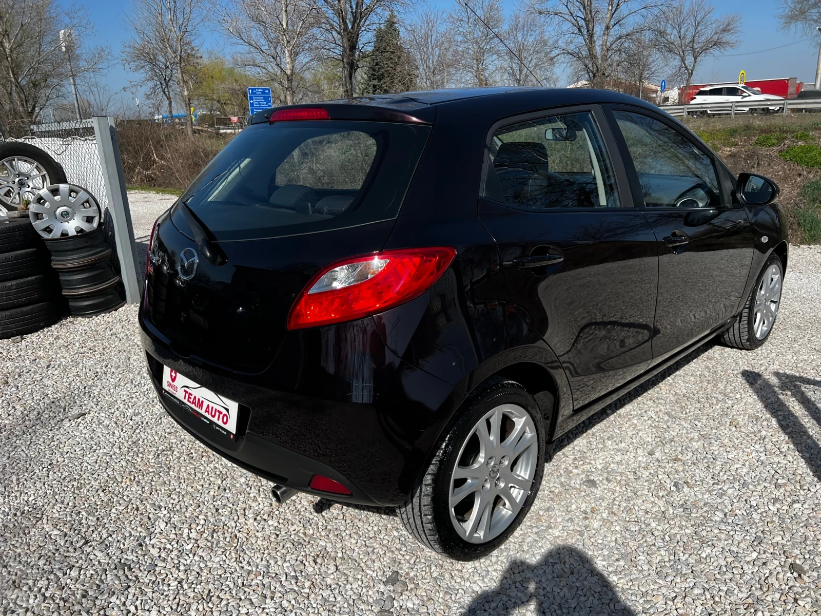 Mazda 2 1.3I SWISS EDITION , снимка 6 - Автомобили и джипове - 53835796