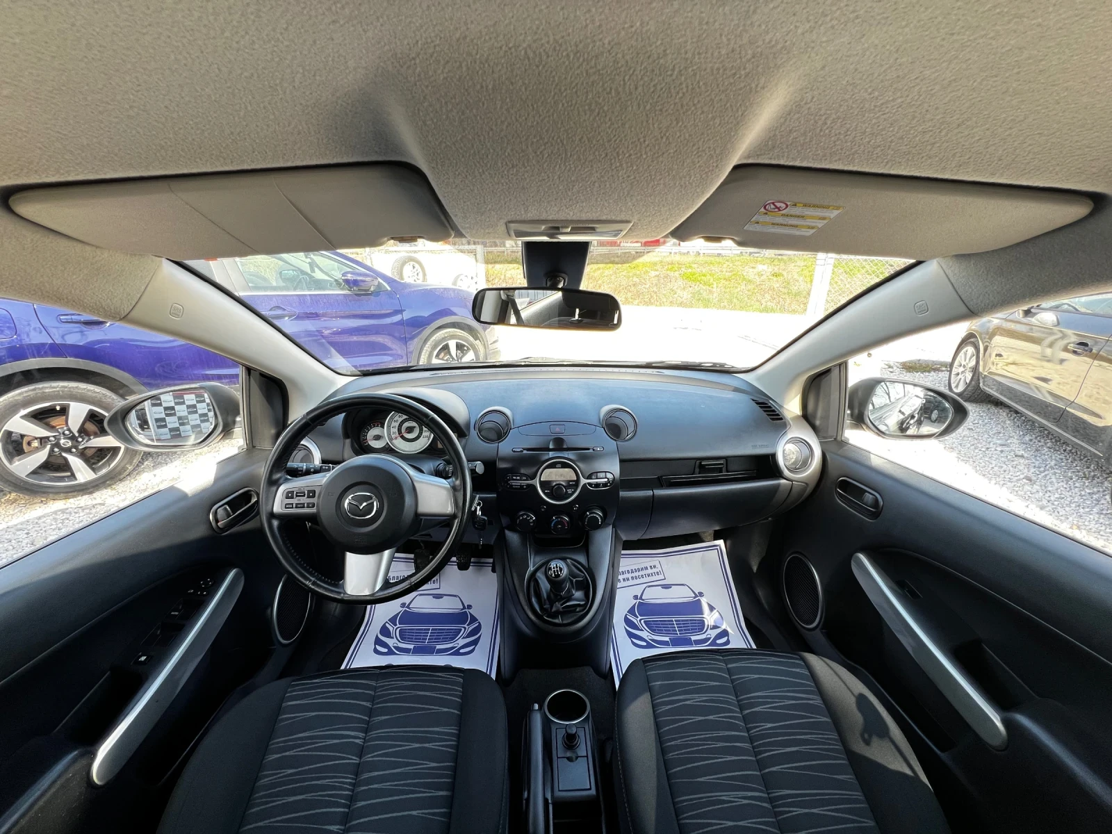 Mazda 2 1.3I SWISS EDITION , снимка 9 - Автомобили и джипове - 53835796