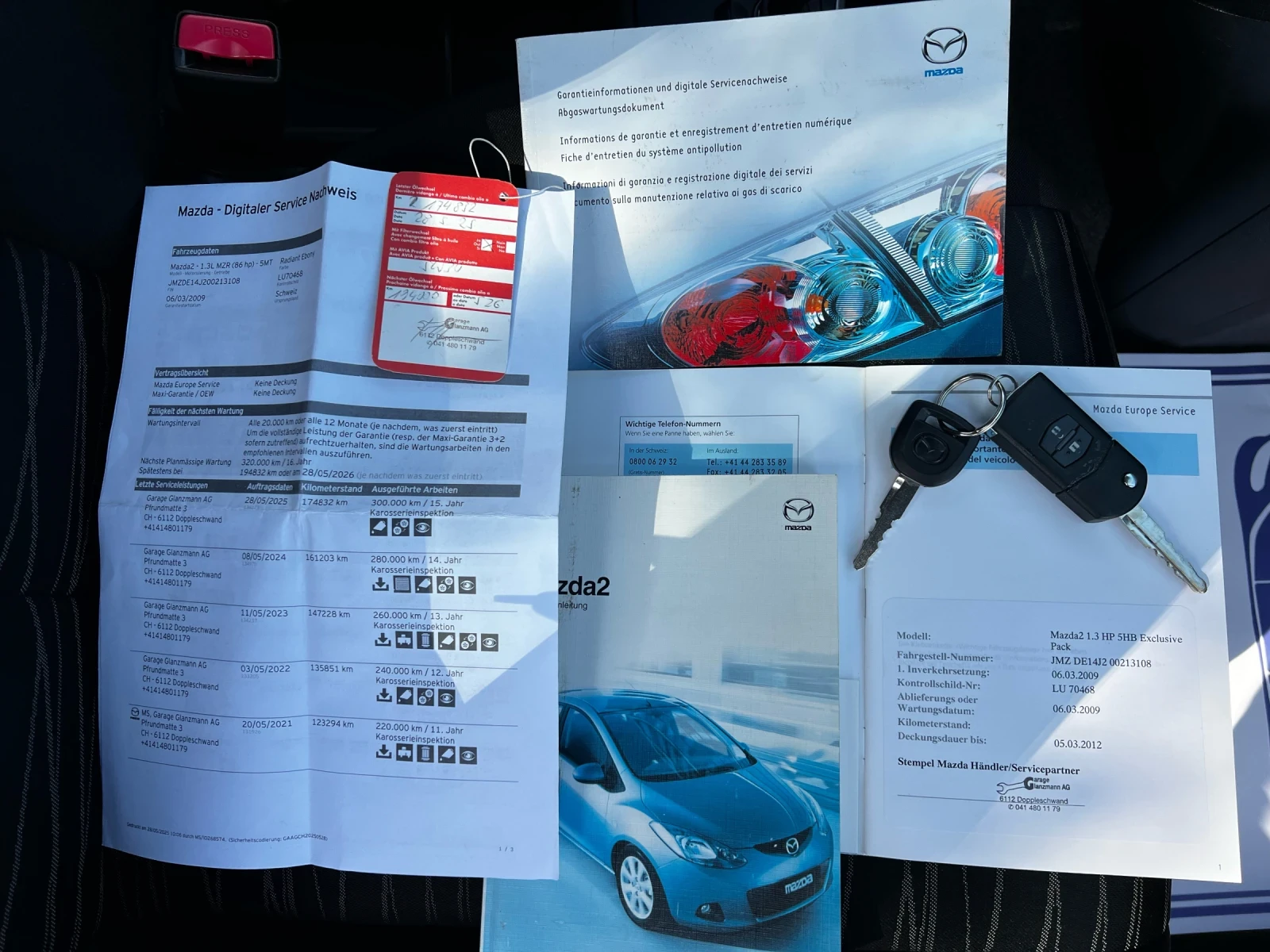 Mazda 2 1.3I SWISS EDITION , снимка 15 - Автомобили и джипове - 53835796