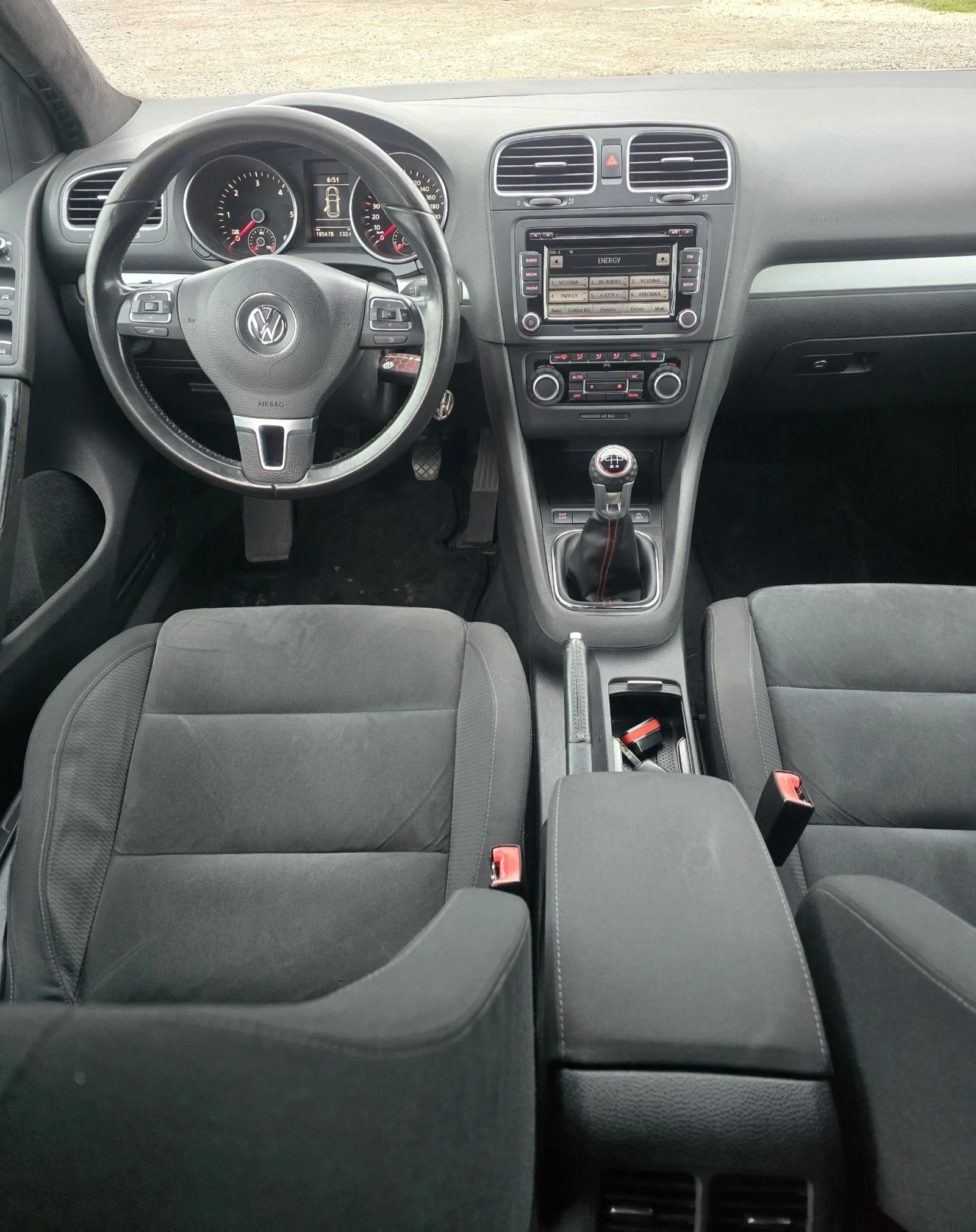 VW Golf 1.6TDI, снимка 11 - Автомобили и джипове - 54294972