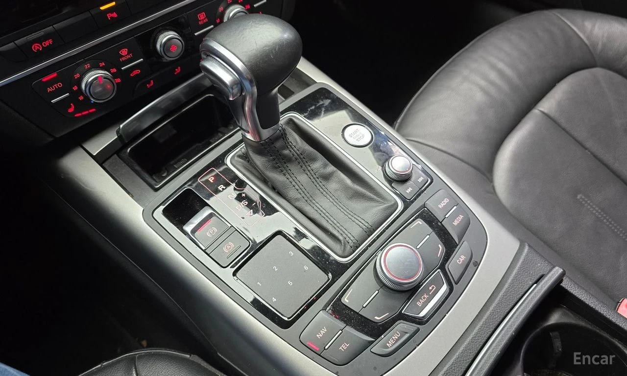 Audi A6 3.0 TDI Quattro | ШИБЕДАХ | ЗАДНА КАМЕРА | KEYLESS, снимка 8 - Автомобили и джипове - 54422560