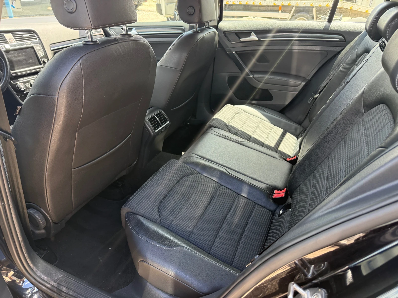 VW Golf 1.2TSI, снимка 10 - Автомобили и джипове - 54717205