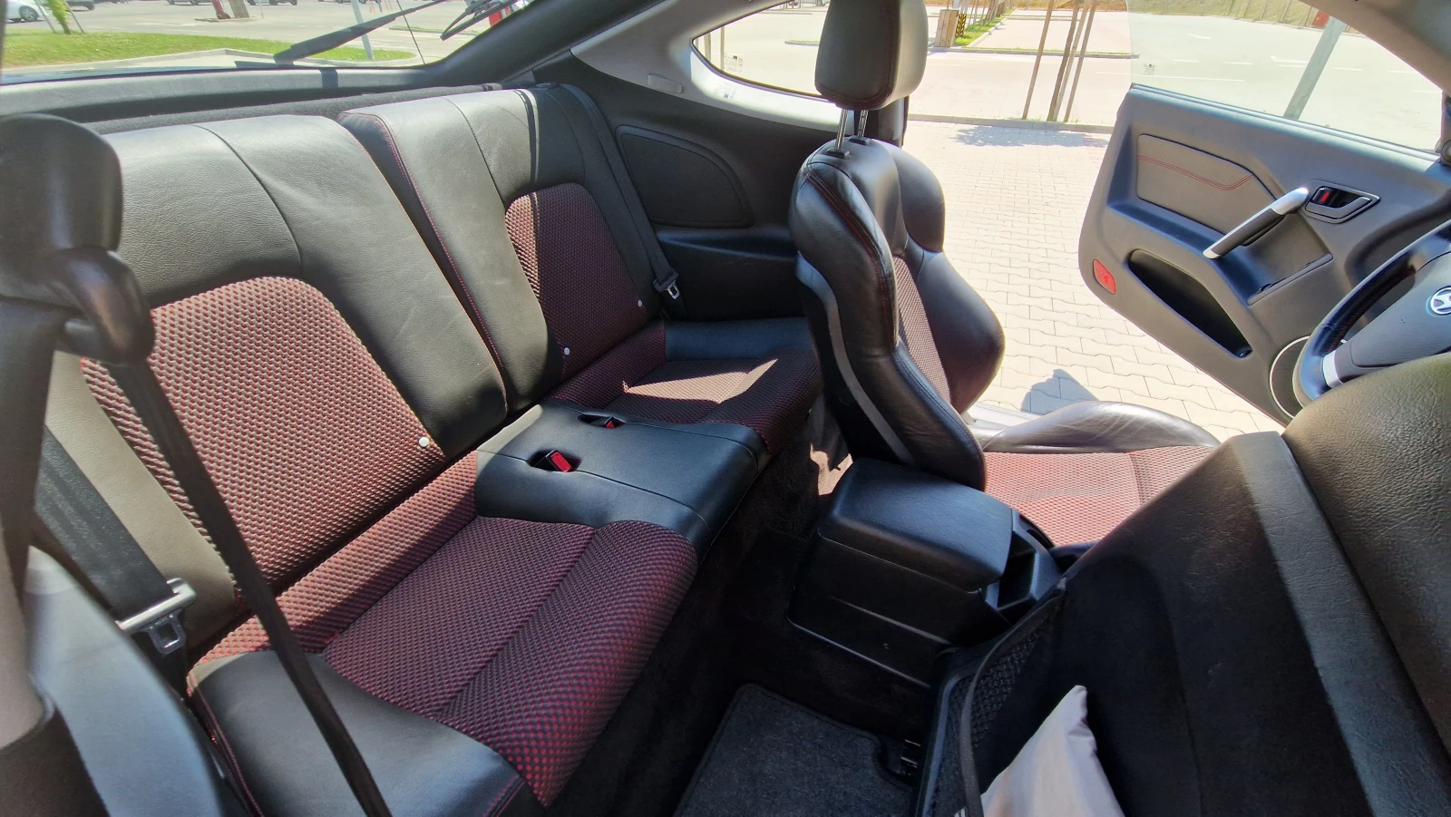 Hyundai Coupe, снимка 12 - Автомобили и джипове - 54868048