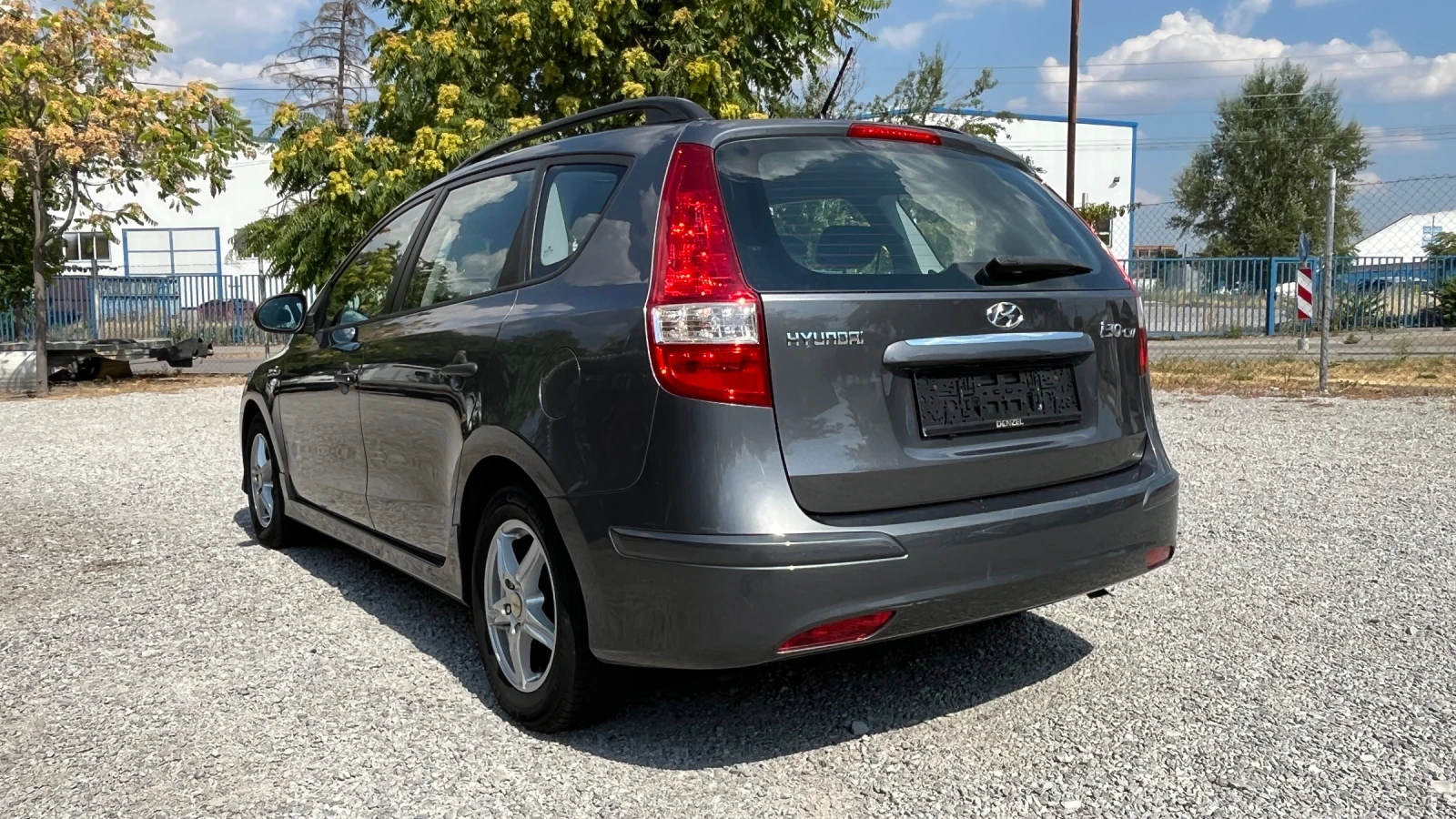 Hyundai I30 CW 1.4 16V 105 kc, снимка 5 - Автомобили и джипове - 55691172