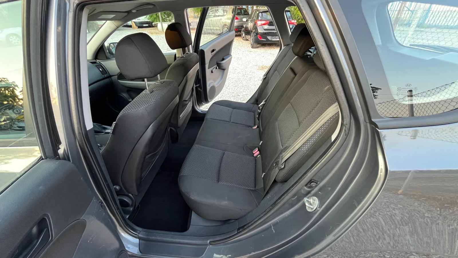 Hyundai I30 CW 1.4 16V 105 kc, снимка 11 - Автомобили и джипове - 55691172