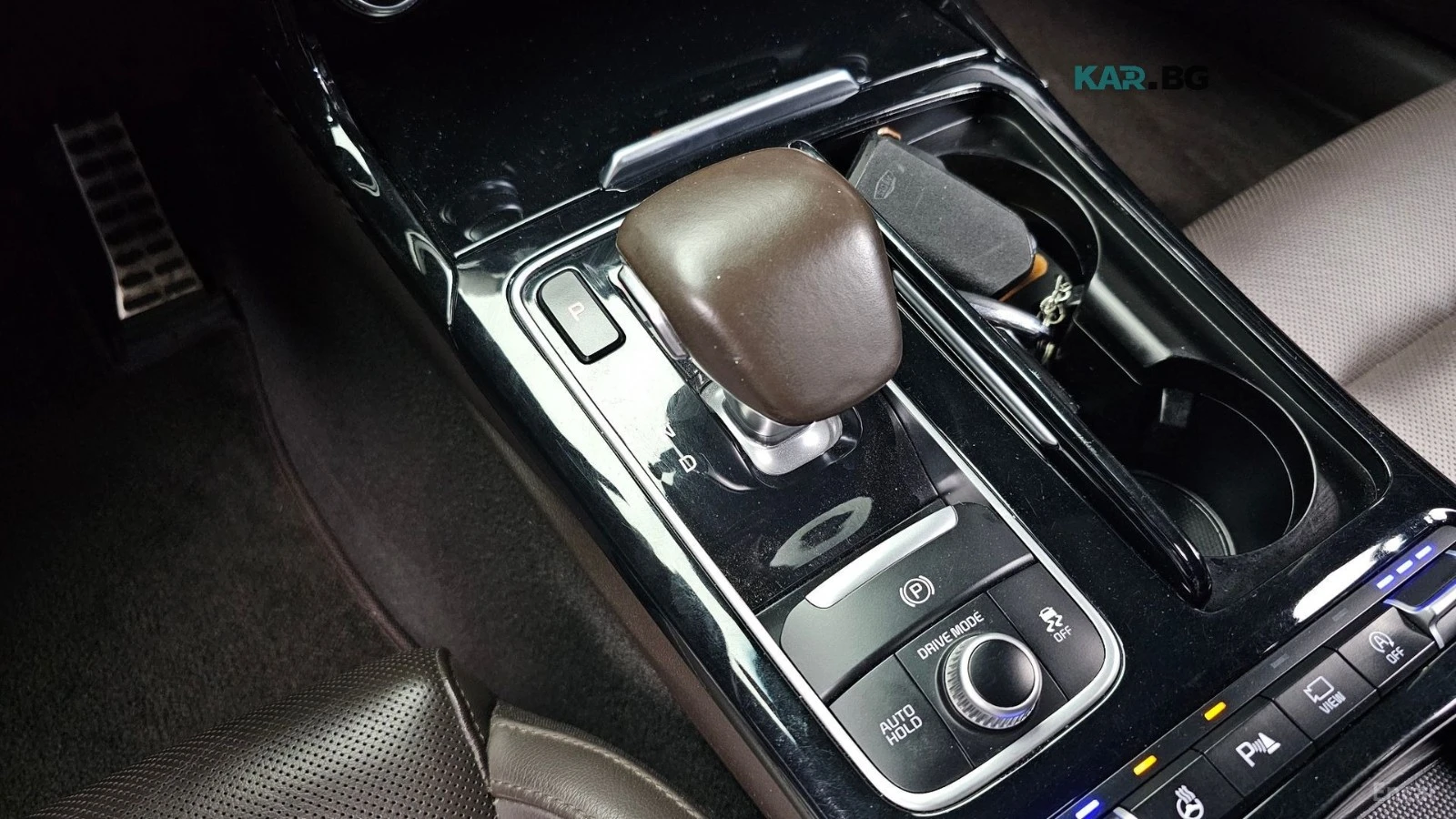 Kia Stinger 2.0 TURBO* AWD* PATINUM* ОБДУХ* ПАНО* НАВИ* КАМЕРА, снимка 9 - Автомобили и джипове - 56008135