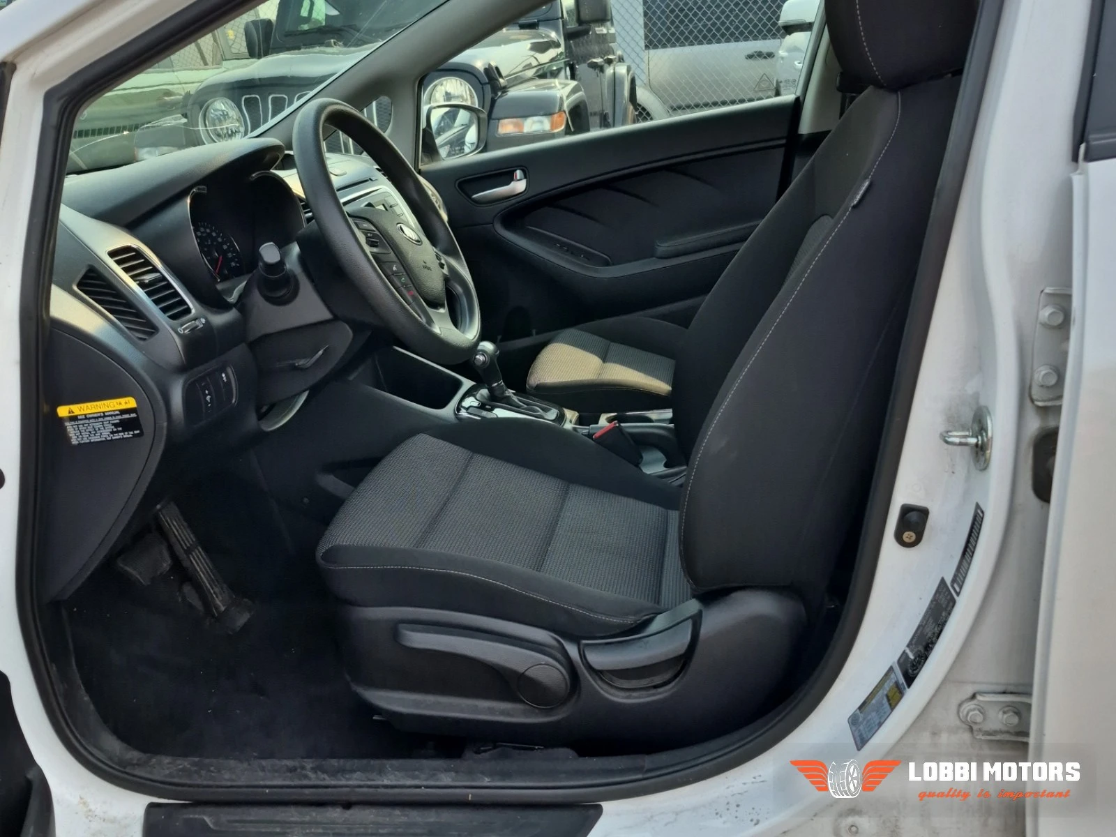 Kia Forte, снимка 4 - Автомобили и джипове - 56018227