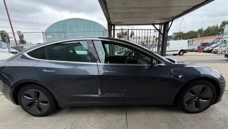 Tesla Model 3  4х4 Европейска Long Range, снимка 4 - Автомобили и джипове - 56261393