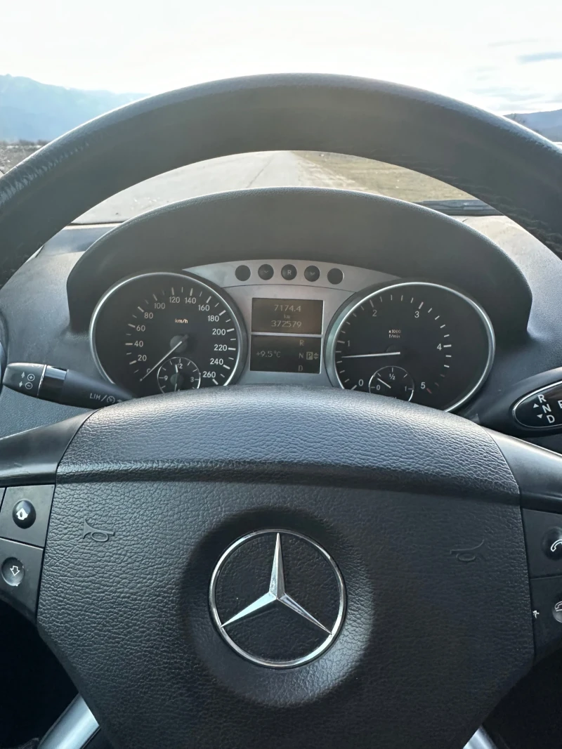 Mercedes-Benz ML 320 4 Matic, снимка 12 - Автомобили и джипове - 47994349