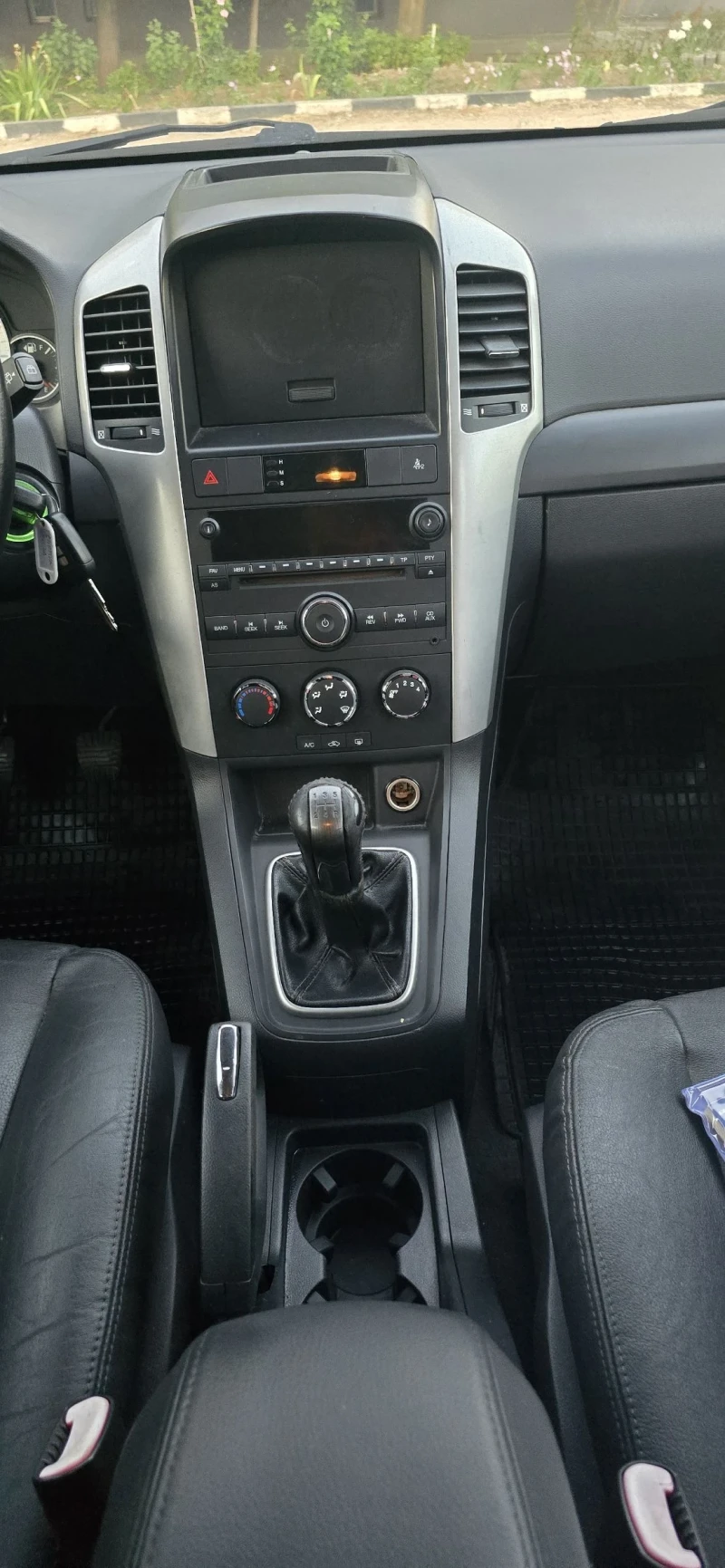 Chevrolet Captiva 2.4i, Кожа, снимка 16 - Автомобили и джипове - 50800800