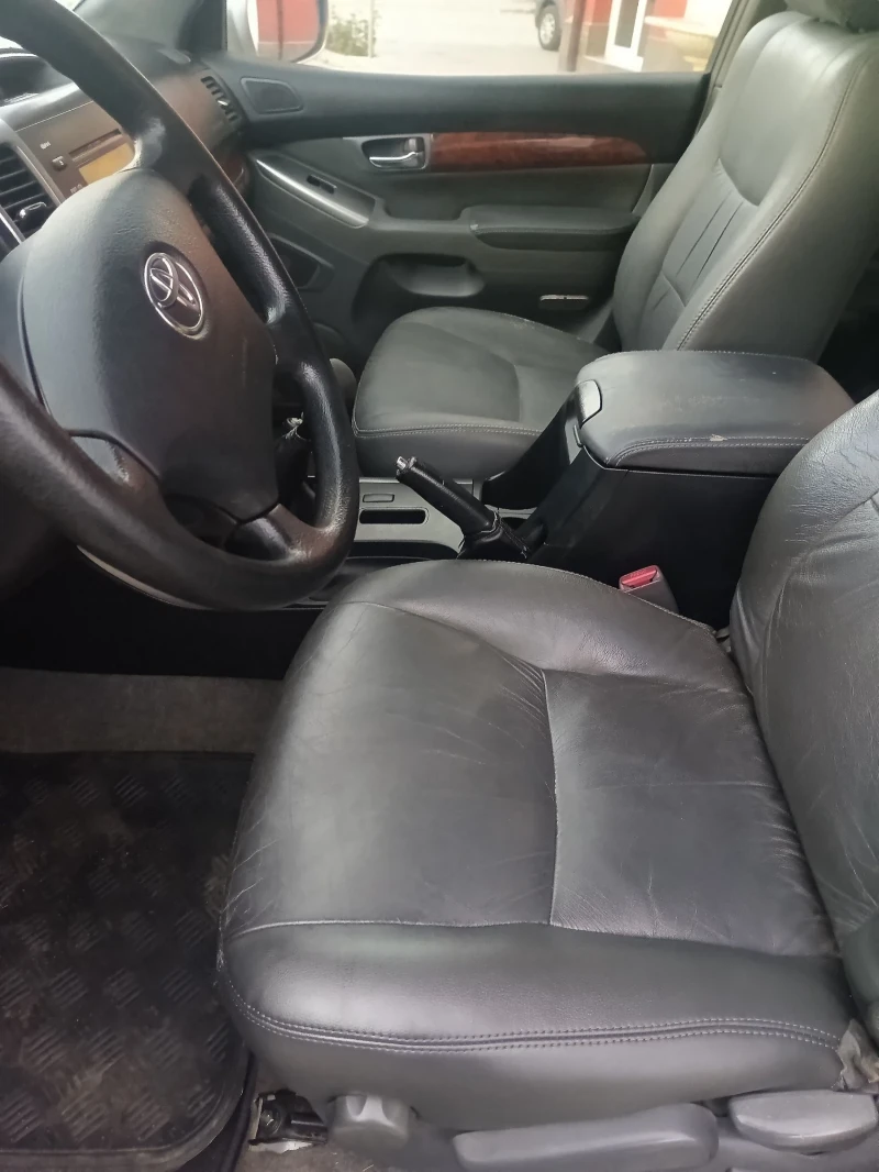 Toyota Land cruiser, снимка 4 - Автомобили и джипове - 52460927