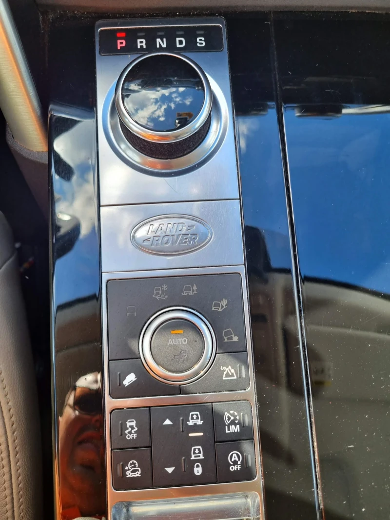 Land Rover Discovery 3.0d HSE, 249hp Black edition, снимка 15 - Автомобили и джипове - 52461976