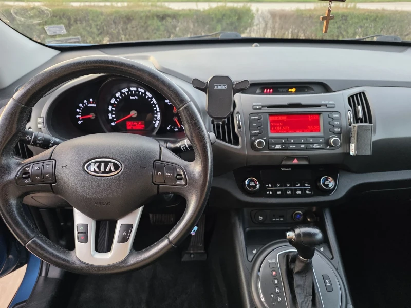 Kia Sportage 2.0 CRDI, снимка 9 - Автомобили и джипове - 52514867