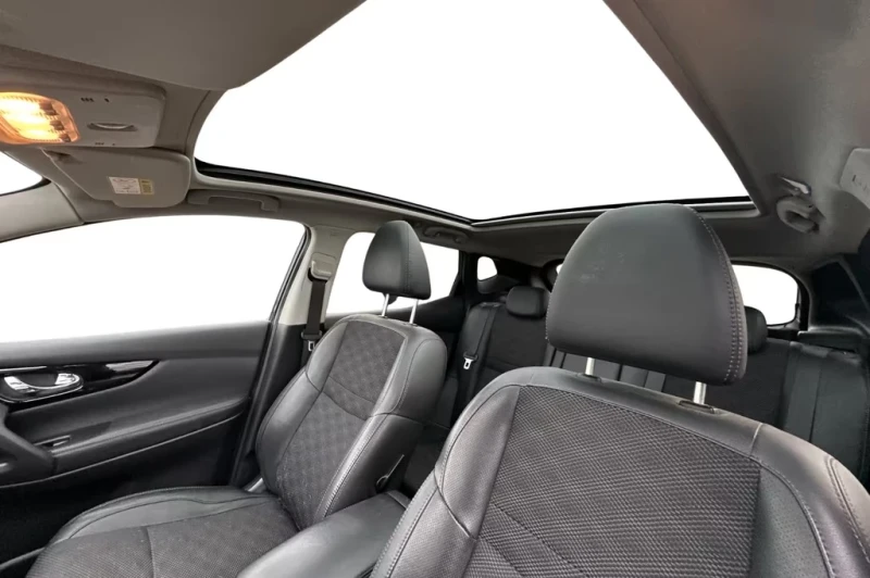 Nissan Qashqai Tekna 1.6d 130PS * PANORAMA/360* , снимка 13 - Автомобили и джипове - 52706650