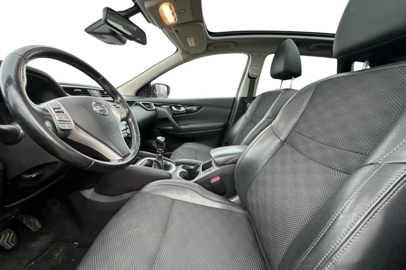 Nissan Qashqai Tekna 1.6d 130PS * PANORAMA/360* , снимка 12 - Автомобили и джипове - 52706650