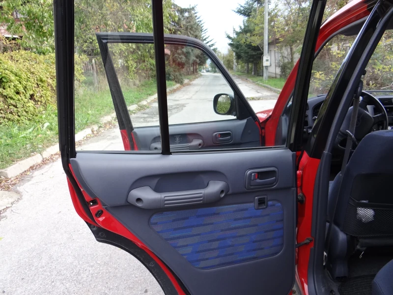 Toyota Rav4 Газов Инжекцион, снимка 11 - Автомобили и джипове - 53122184